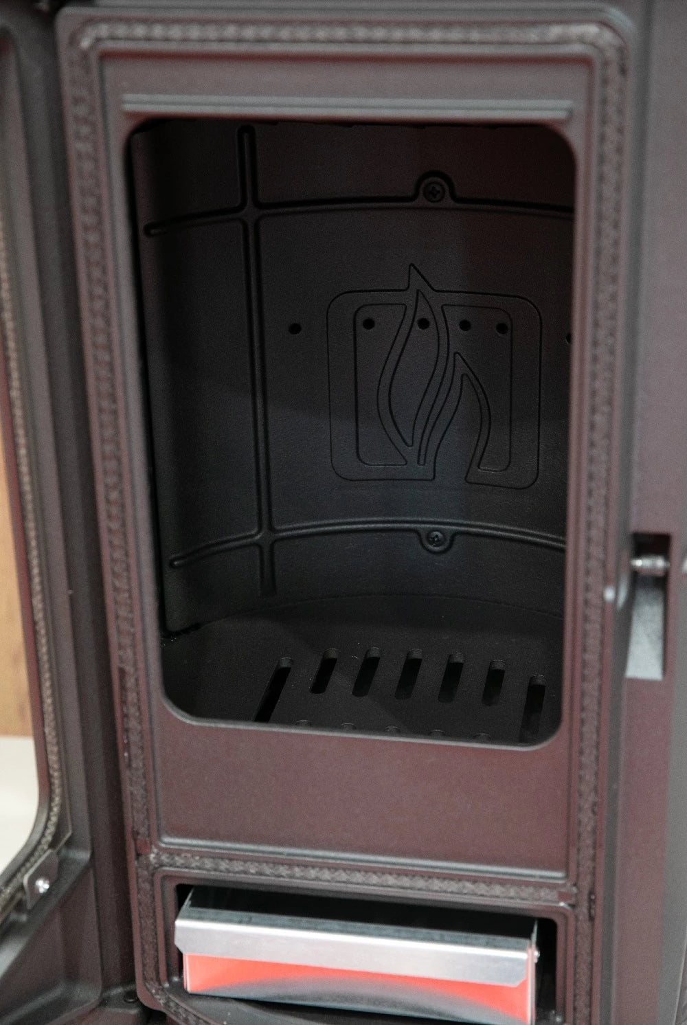 Plamen Tara dizájner öntöttvas kandalló – szobalevegőtől független